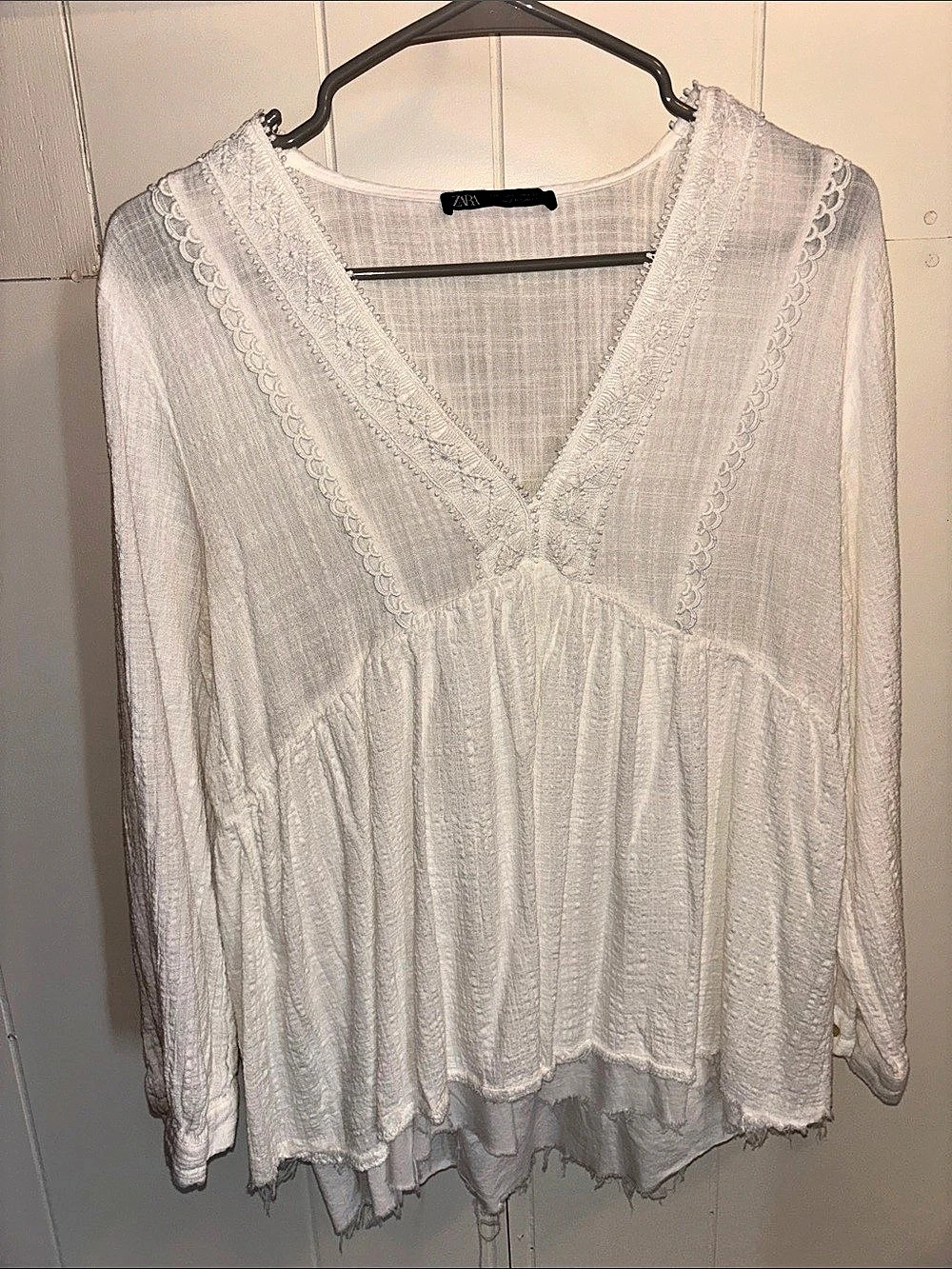 Zara White Lace Trim V-Neck Blouse Size Large Like New